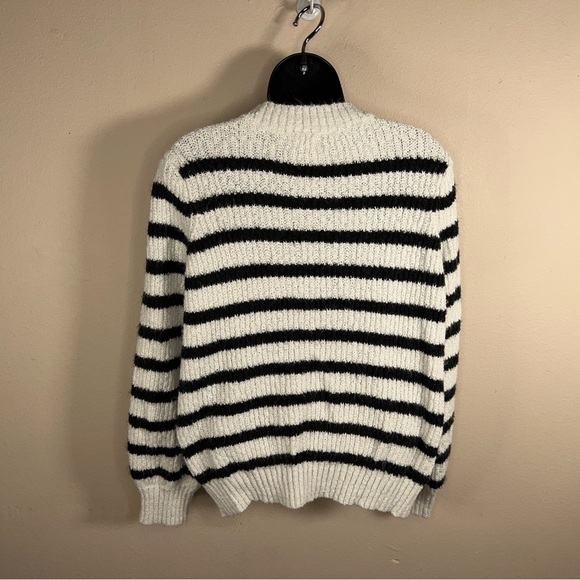 XL MAURICES BLACK WHITE STRIPED SWEATER LONG SLEEVE ROUND NECKLINE KNIT - Picture 4 of 12